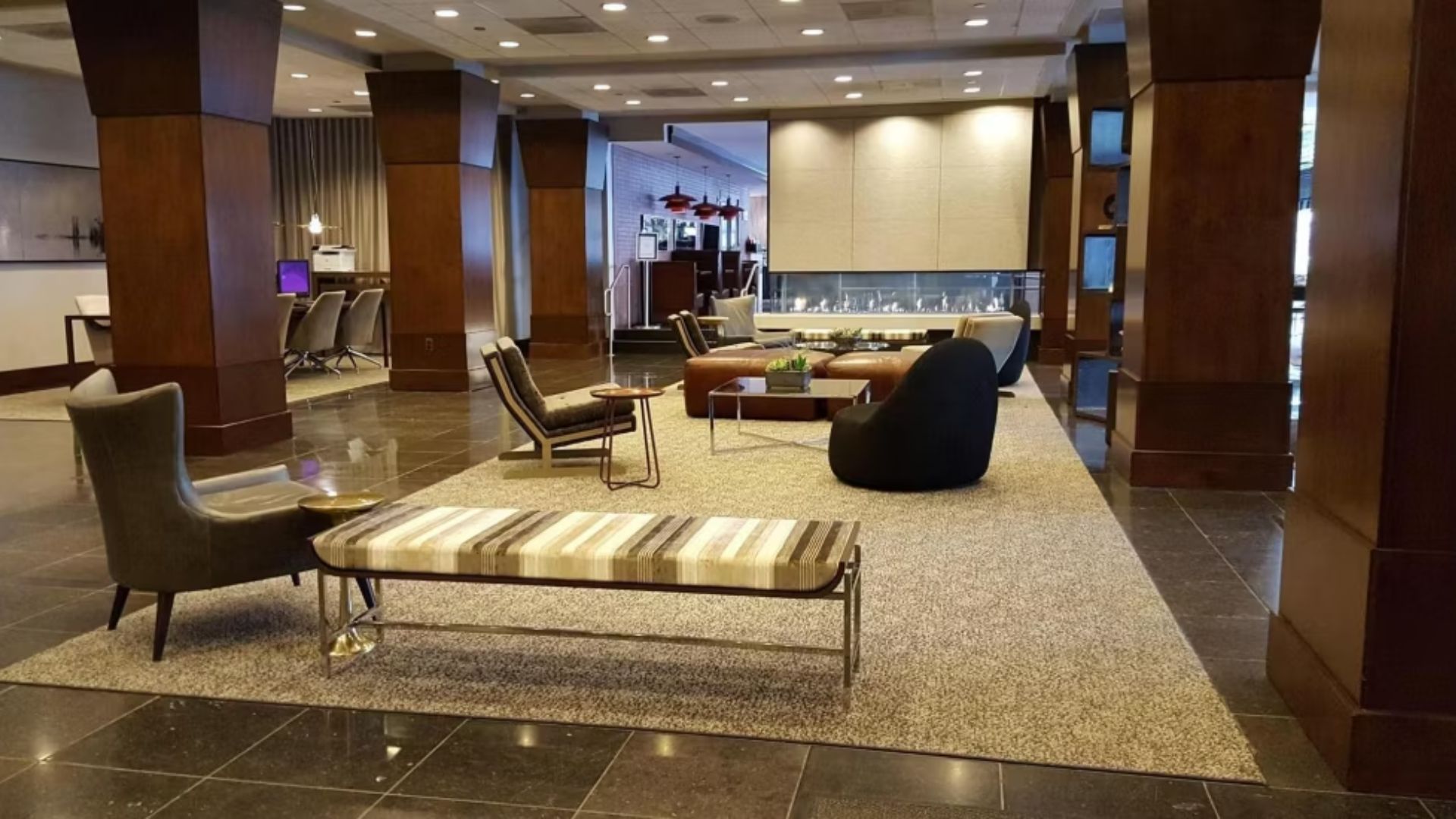 Crowne Plaza Chicago West Loop - Lobby